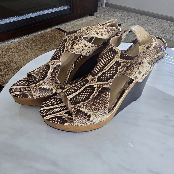 Michael Kors Wedge Heels 9.5M Brown Snake Print Leather Slingback Comfy - Picture 6 of 14